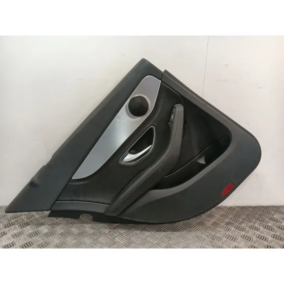 Guarnecido Puerta Trasera Izquierda para Mercedes-Benz Clase C (W205)