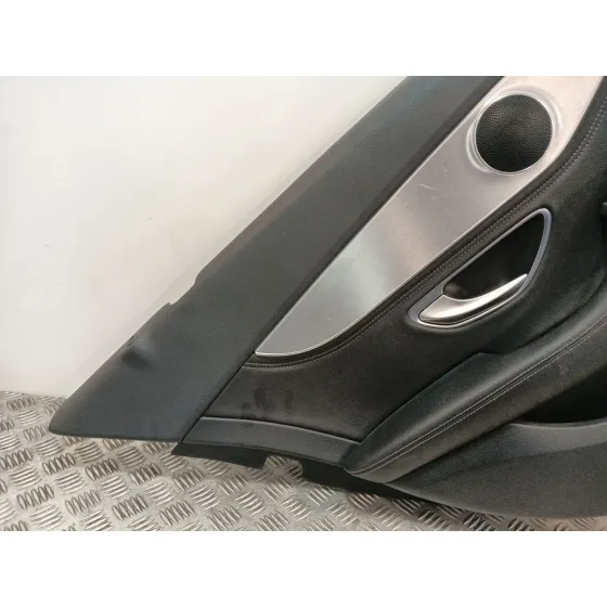 Guarnecido Puerta Trasera Izquierda para Mercedes-Benz Clase C (W205)
