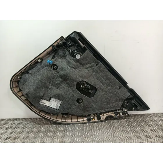 Guarnecido Puerta Trasera Izquierda para Mercedes-Benz Clase C (W205)