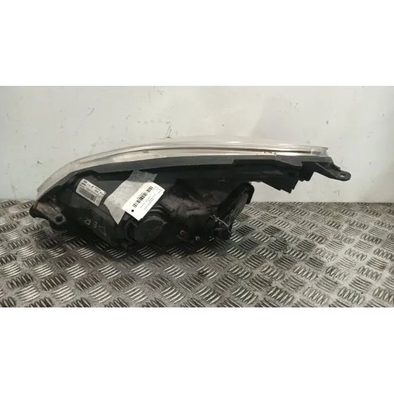Faro Derecho para Opel Corsa D (S07)