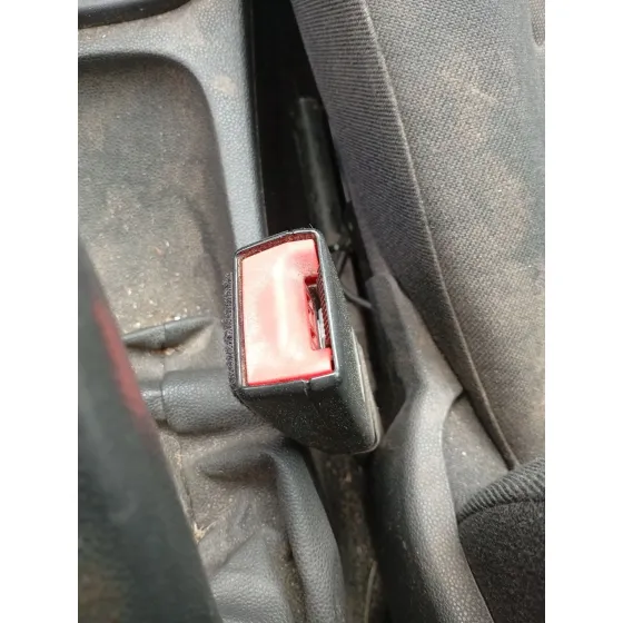 Enganche Cinturon Delantero Derecho para Opel Corsa D (S07)