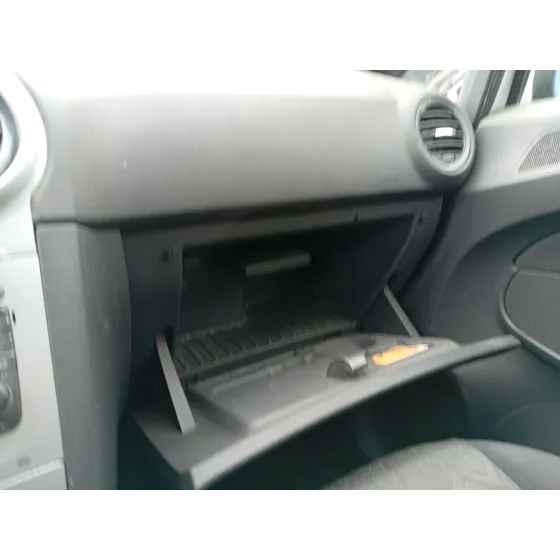 Guantera para Opel Corsa D (S07)