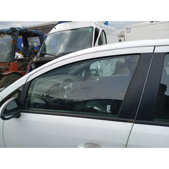 Luna Delantera Izquierda para Opel Corsa D (S07)