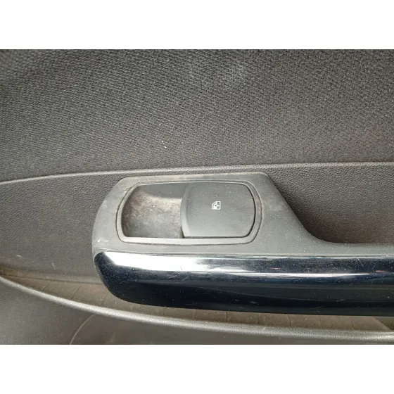 Mando Elevalunas Delantero Derecho para Opel Corsa D (S07)