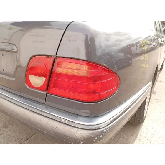 Piloto Trasero Derecho para Mercedes-Benz Clase E (W210)