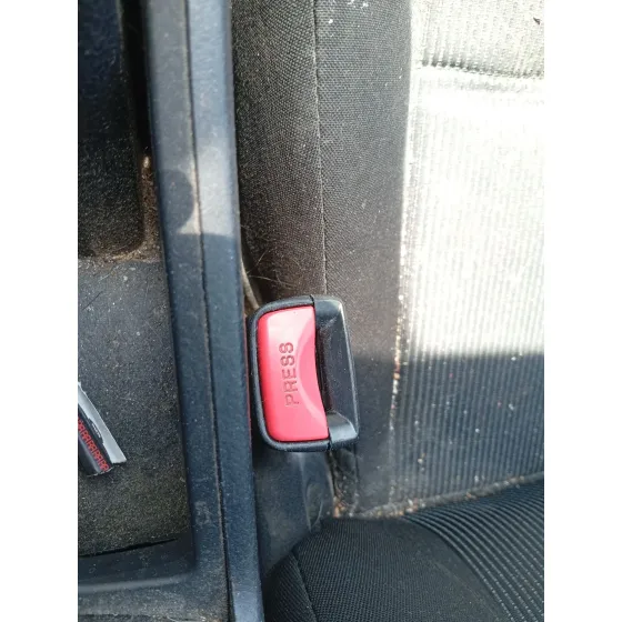 Enganche Cinturon Delantero Derecho para Mazda 3 Sedan (Bl)