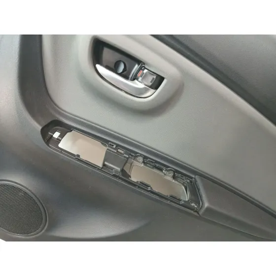 Guarnecido Puerta Trasera Derecha para Toyota Yaris (_P13_)