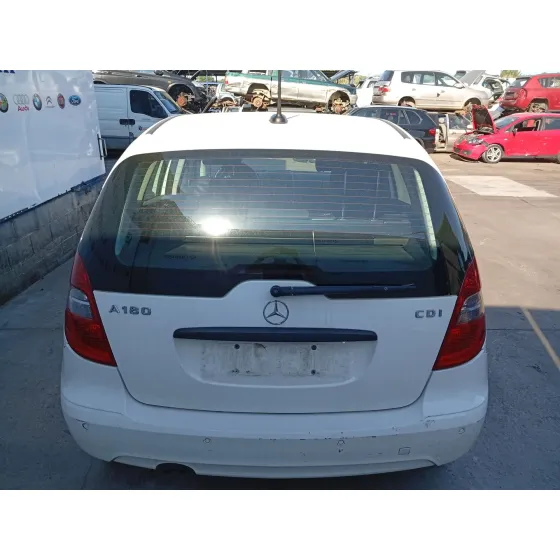 Porton Trasero para Mercedes-Benz Clase A (W169)