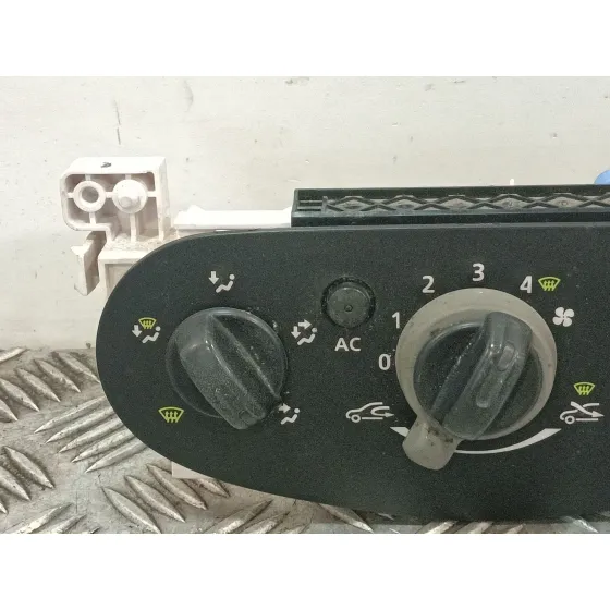 Mando Climatizador para Dacia Sandero (Bs_)