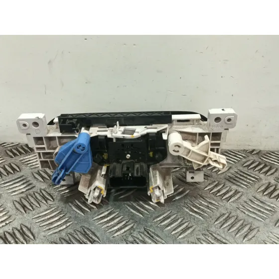 Mando Climatizador para Dacia Sandero (Bs_)