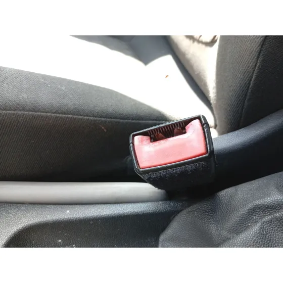 Enganche Cinturon Delantero Derecho para Opel Corsa D (S07)
