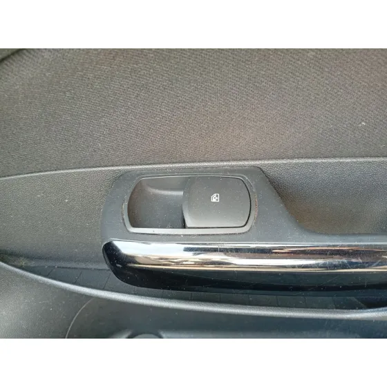 Mando Elevalunas Delantero Derecho para Opel Corsa D (S07)