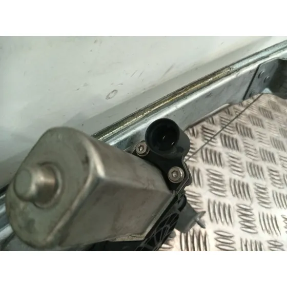 Elevalunas Delantero Derecho para Dacia Sandero