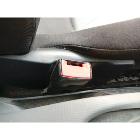 Enganche Cinturon Delantero Izquierdo para Seat Ibiza Iv Sc (6J1, 6P5)