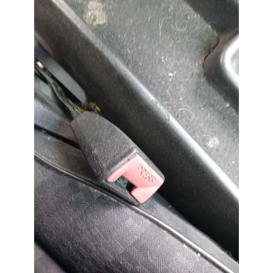 Enganche Cinturon Delantero Derecho para Mercedes-Benz 190 (W201)