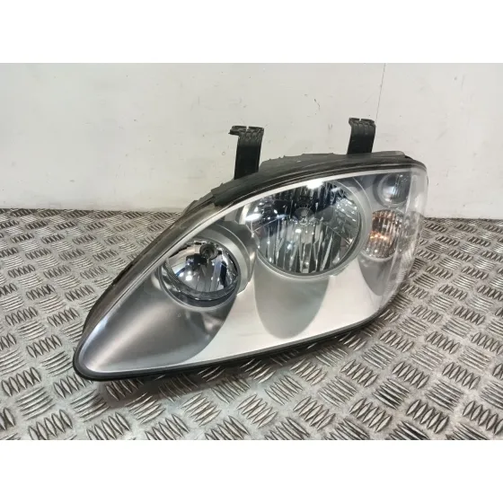 Faro Izquierdo para Ssangyong Rodius I