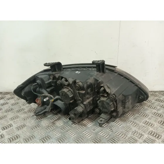 Faro Izquierdo para Ssangyong Rodius I