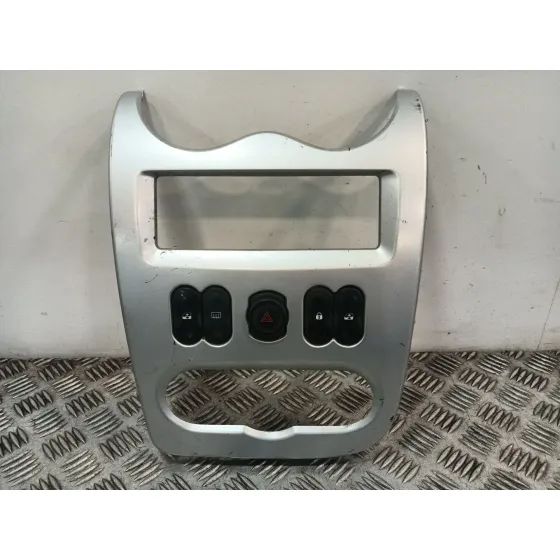 Moldura para Dacia Logan