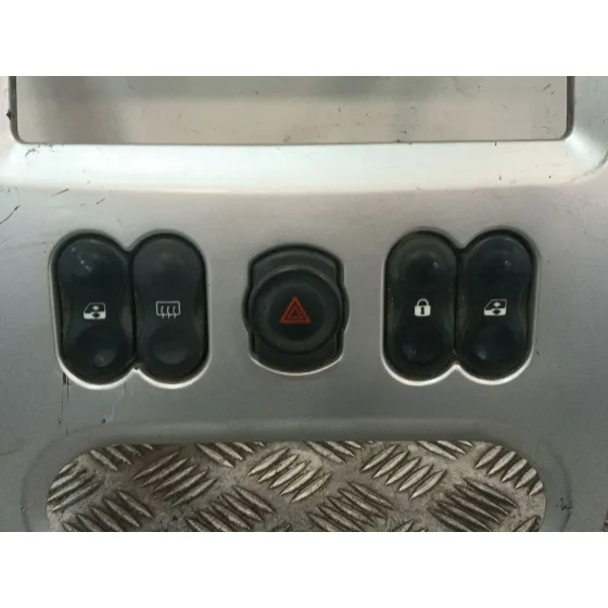 Moldura para Dacia Logan