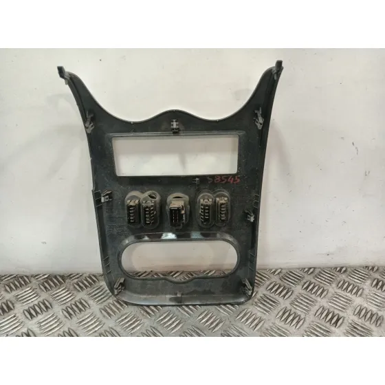 Moldura para Dacia Logan