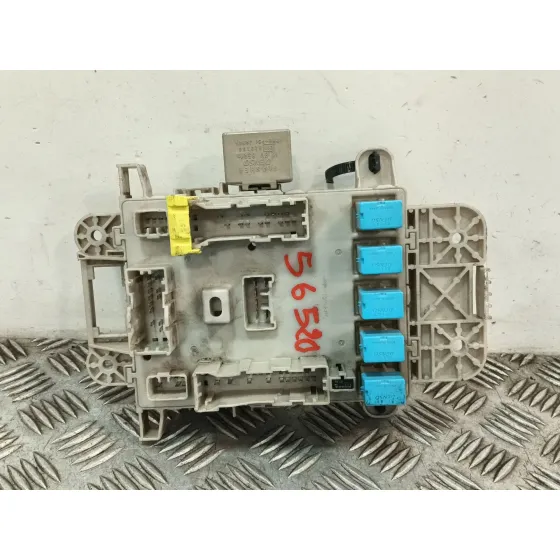 Caja Reles / Fusibles para Toyota Rav 4 (A2)