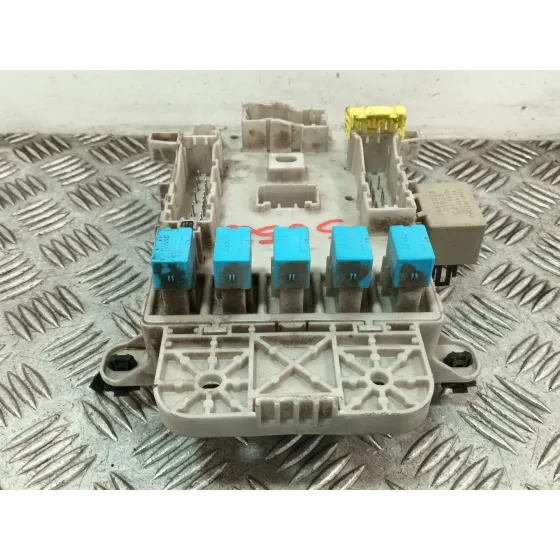 Caja Reles / Fusibles para Toyota Rav 4 (A2)