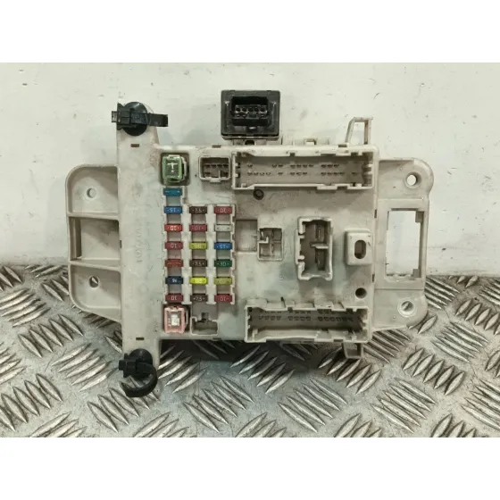 Caja Reles / Fusibles para Toyota Rav 4 (A2)