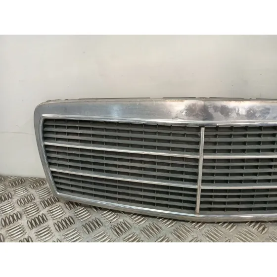 Rejilla Delantera para Mercedes-Benz Clase E (W210)