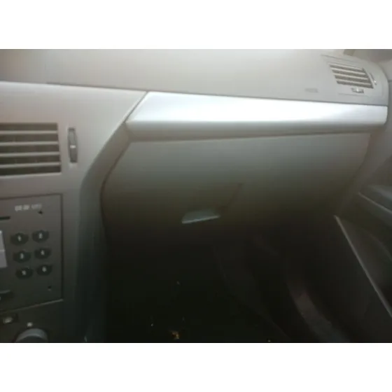 Guantera para Opel Astra H (A04)