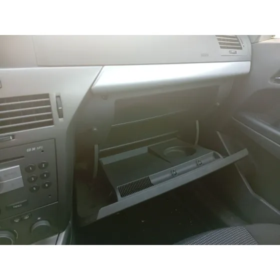 Guantera para Opel Astra H (A04)