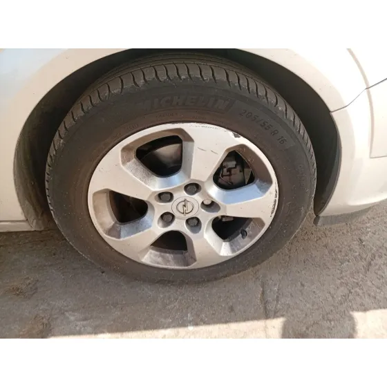 Mangueta Delantera Derecha para Opel Astra H (A04)