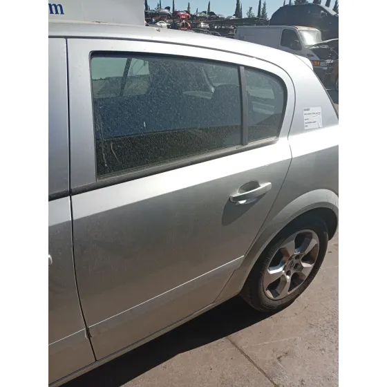 Puerta Trasera Izquierda para Opel Astra H (A04)