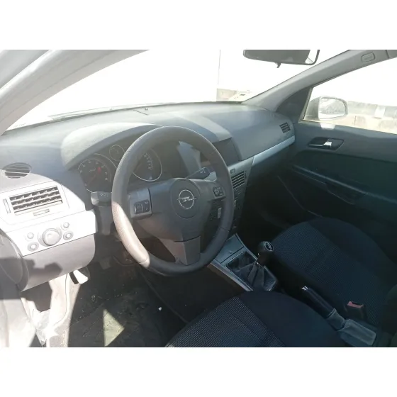 Salpicadero para Opel Astra H (A04)