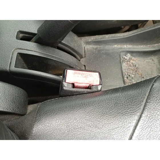 Enganche Cinturon Delantero Derecho para Peugeot 207/207+ (Wa_, Wc_)