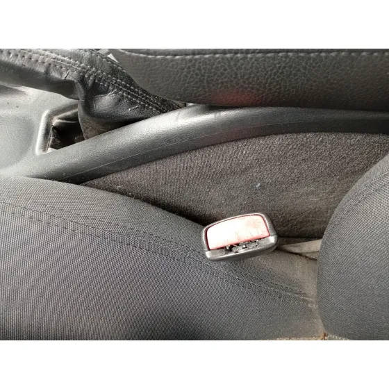 Enganche Cinturon Delantero Izquierdo para Saab 9-5 Station Wagon (Ys3E)