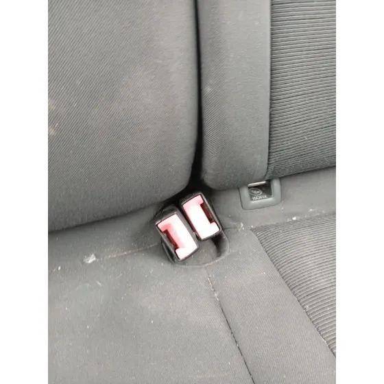 Enganche Cinturon Trasero Izquierdo para Volkswagen Golf V (1K1)