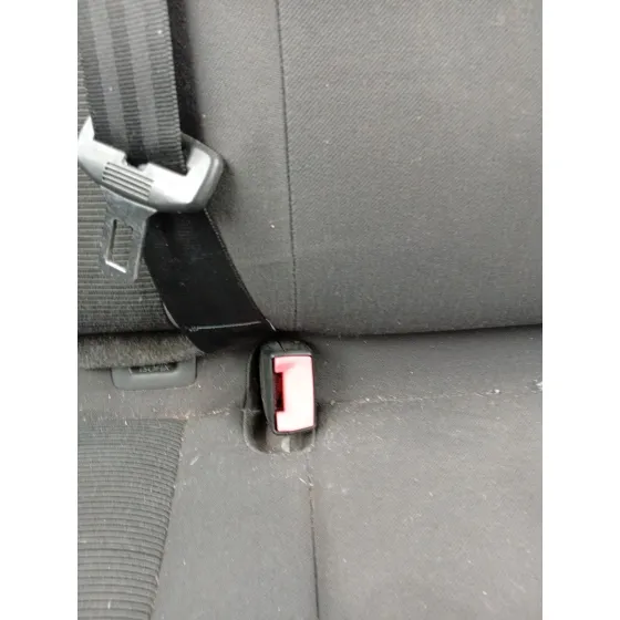 Enganche Cinturon Trasero Derecho para Volkswagen Golf V (1K1)