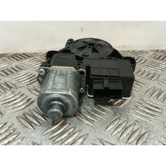 Motor Elevalunas Trasero Derecho para Skoda Fabia Iii (Nj3)