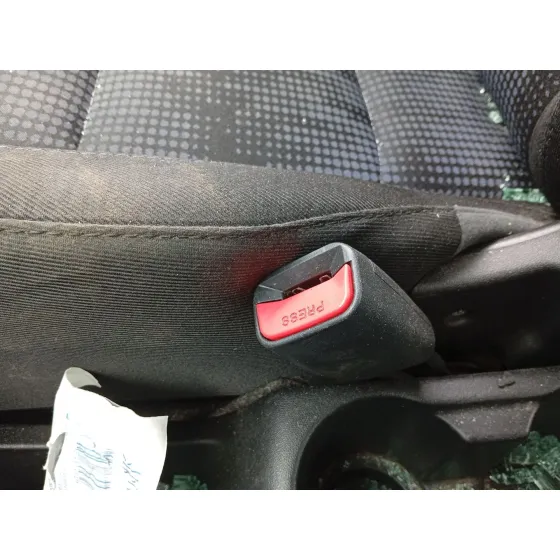 Enganche Cinturon Delantero Derecho para Hyundai Ix20 (Jc)