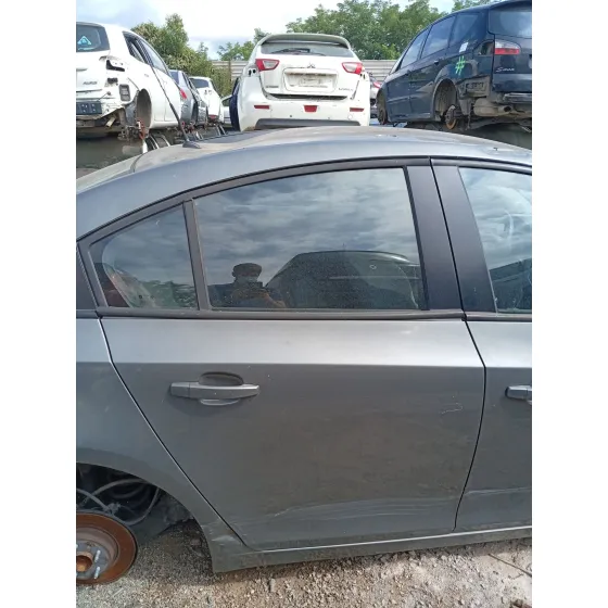 Puerta Trasera Derecha para Chevrolet Cruze (J300)