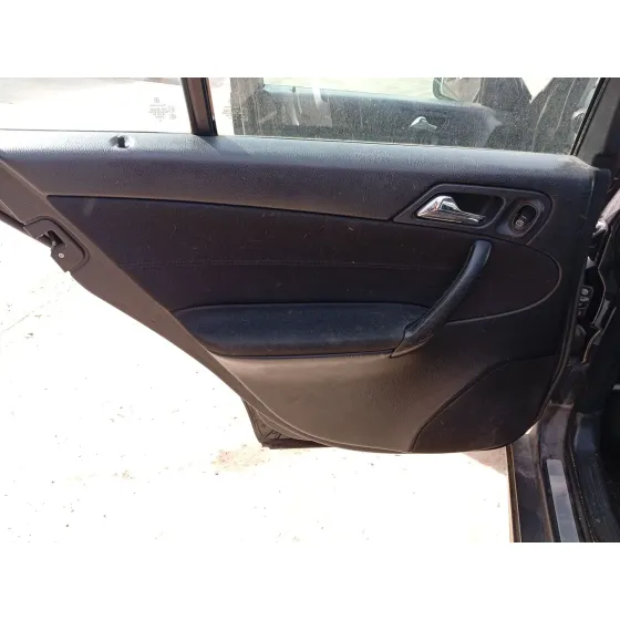 Guarnecido Puerta Trasera Izquierda para Mercedes-Benz Clase C (W203)