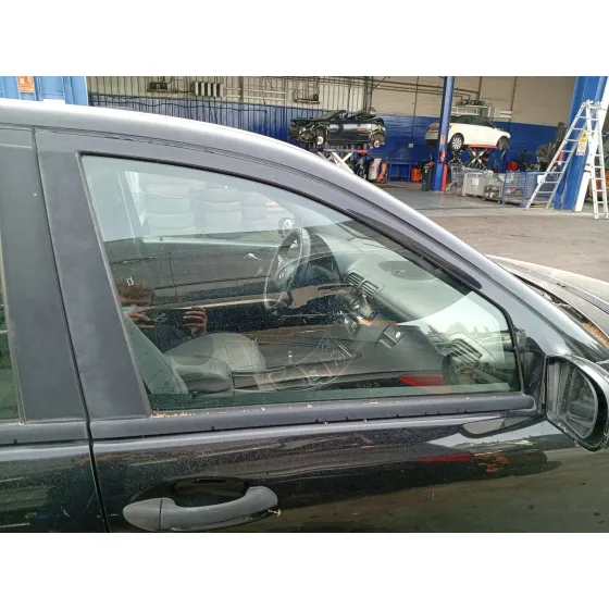 Luna Delantera Derecha para Mercedes-Benz Clase C (W203)