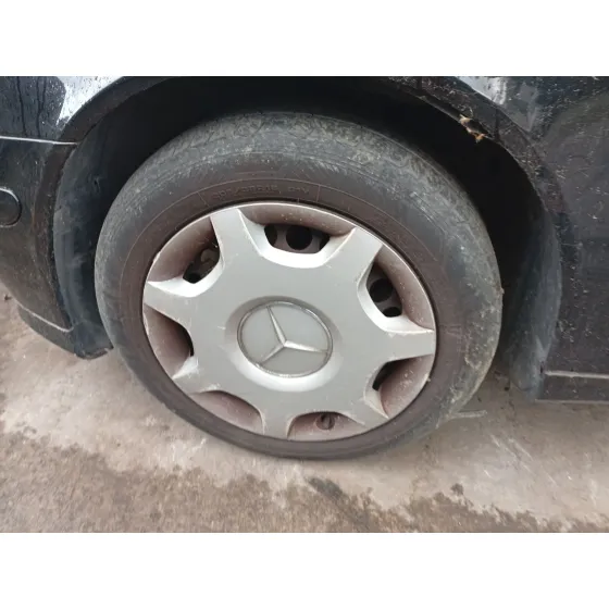 Mangueta Delantera Izquierda para Mercedes-Benz Clase C (W203)