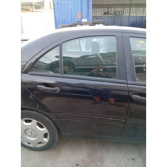 Puerta Trasera Derecha para Mercedes-Benz Clase C (W203)