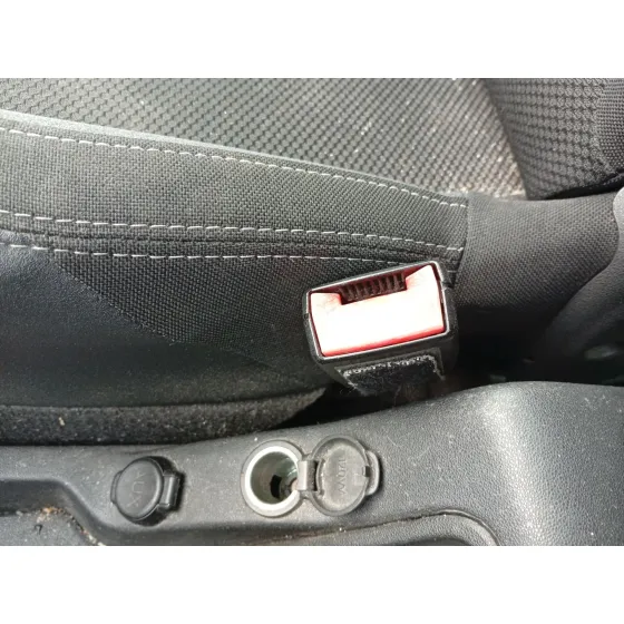 Enganche Cinturon Delantero Derecho para Citroën C3 Ii (Sc_)