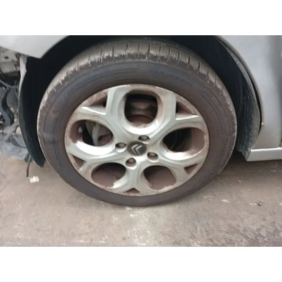 Mangueta Delantera Izquierda para Citroën C3 Ii (Sc_)