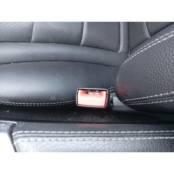 Enganche Cinturon Delantero Derecho para Mercedes-Benz Clase C T-Model (S205)