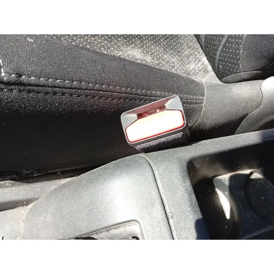 Enganche Cinturon Delantero Derecho para Peugeot 208 I (Ca_, Cc_)