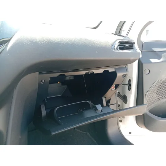 Guantera para Peugeot 208 I (Ca_, Cc_)