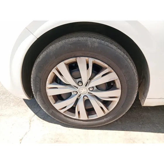 Mangueta Delantera Izquierda para Peugeot 208 I (Ca_, Cc_)